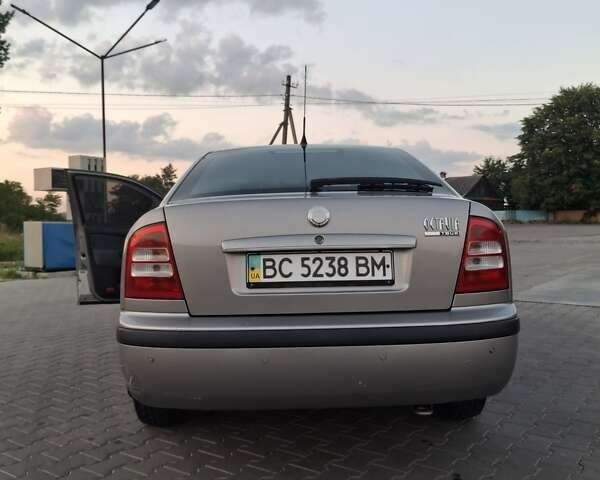 Бежевый Шкода Октавия, объемом двигателя 1.6 л и пробегом 195 тыс. км за 6500 $, фото 4 на Automoto.ua