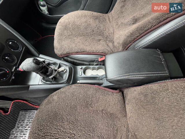 Бежевый Шкода Октавия, объемом двигателя 1.6 л и пробегом 279 тыс. км за 6500 $, фото 3 на Automoto.ua