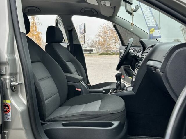 Бежевий Шкода Октавія, об'ємом двигуна 1.6 л та пробігом 226 тис. км за 5900 $, фото 9 на Automoto.ua