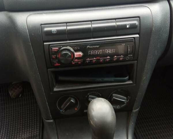 Бежевий Шкода Октавія, об'ємом двигуна 1.6 л та пробігом 357 тис. км за 2550 $, фото 14 на Automoto.ua