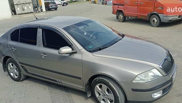 Бежевий Шкода Октавія, об'ємом двигуна 1.98 л та пробігом 325 тис. км за 5700 $, фото 9 на Automoto.ua