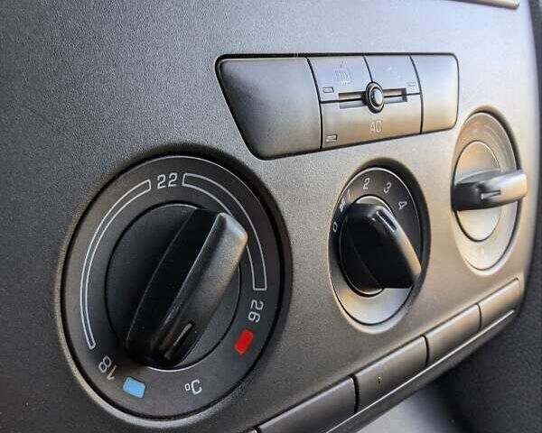 Бежевый Шкода Октавия, объемом двигателя 1.98 л и пробегом 230 тыс. км за 6200 $, фото 31 на Automoto.ua