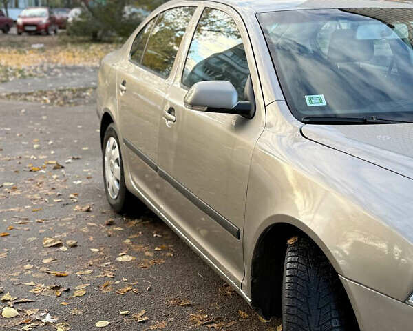 Шкода Октавія 2008 у Києві на Automoto.ua Бежевий Шкода Октавія, об'ємом двигуна 1.98 л та пробігом 318 тис. км за 2750 $, фото 11 на Automoto.ua