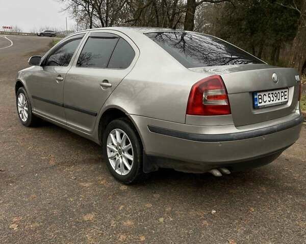 Бежевый Шкода Октавия, объемом двигателя 1.9 л и пробегом 330 тыс. км за 4700 $, фото 7 на Automoto.ua