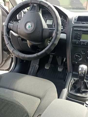 Бежевий Шкода Октавія, об'ємом двигуна 1.98 л та пробігом 325 тис. км за 5700 $, фото 13 на Automoto.ua