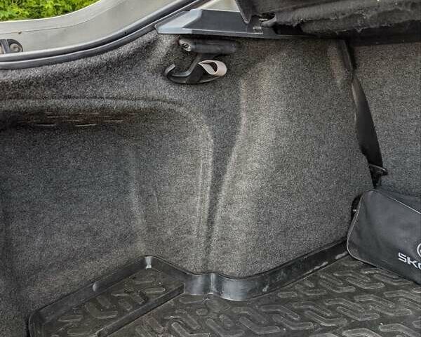 Бежевый Шкода Октавия, объемом двигателя 1.98 л и пробегом 230 тыс. км за 6200 $, фото 36 на Automoto.ua