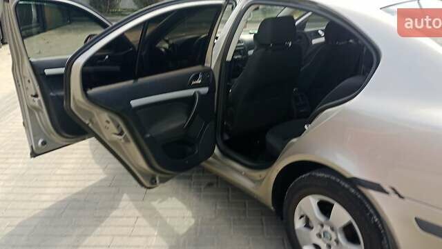 Бежевий Шкода Октавія, об'ємом двигуна 1.98 л та пробігом 325 тис. км за 5700 $, фото 1 на Automoto.ua