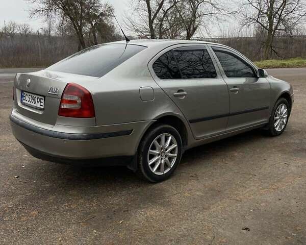 Бежевый Шкода Октавия, объемом двигателя 1.9 л и пробегом 334 тыс. км за 4700 $, фото 2 на Automoto.ua