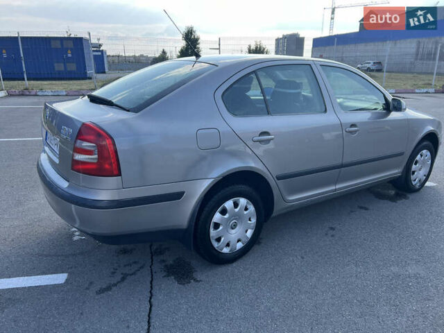 Бежевый Шкода Октавия, объемом двигателя 1.6 л и пробегом 319 тыс. км за 6299 $, фото 3 на Automoto.ua