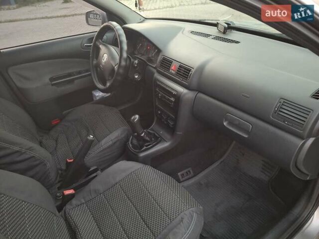 Бежевый Шкода Октавия, объемом двигателя 1.6 л и пробегом 195 тыс. км за 6500 $, фото 12 на Automoto.ua