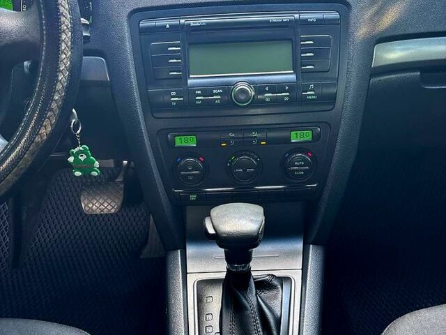 Бежевий Шкода Октавія, об'ємом двигуна 2 л та пробігом 290 тис. км за 5299 $, фото 7 на Automoto.ua