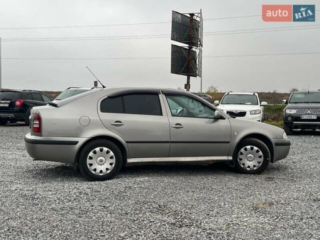 Бежевый Шкода Октавия, объемом двигателя 1.6 л и пробегом 276 тыс. км за 4490 $, фото 6 на Automoto.ua