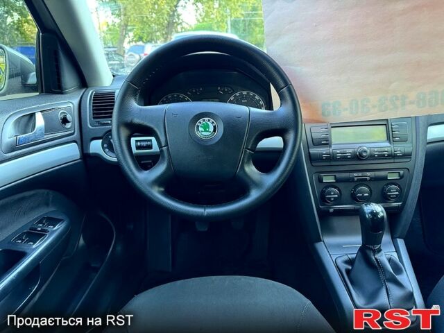 Бежевий Шкода Октавія, об'ємом двигуна 1.6 л та пробігом 207 тис. км за 6750 $, фото 4 на Automoto.ua