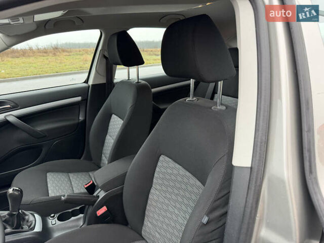 Бежевый Шкода Октавия, объемом двигателя 1.4 л и пробегом 224 тыс. км за 8222 $, фото 29 на Automoto.ua