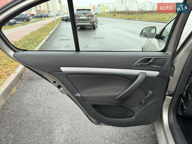 Бежевый Шкода Октавия, объемом двигателя 1.4 л и пробегом 224 тыс. км за 8222 $, фото 47 на Automoto.ua