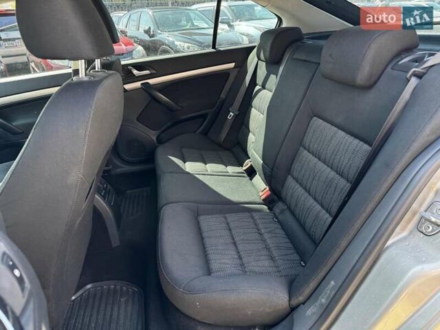 Бежевый Шкода Октавия, объемом двигателя 1.8 л и пробегом 162 тыс. км за 7540 $, фото 16 на Automoto.ua