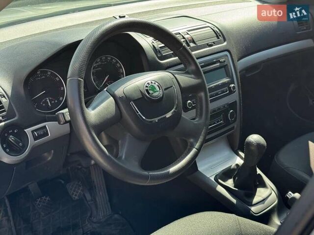 Бежевый Шкода Октавия, объемом двигателя 1.8 л и пробегом 162 тыс. км за 7540 $, фото 15 на Automoto.ua