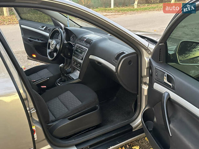 Бежевый Шкода Октавия, объемом двигателя 1.9 л и пробегом 229 тыс. км за 8000 $, фото 13 на Automoto.ua