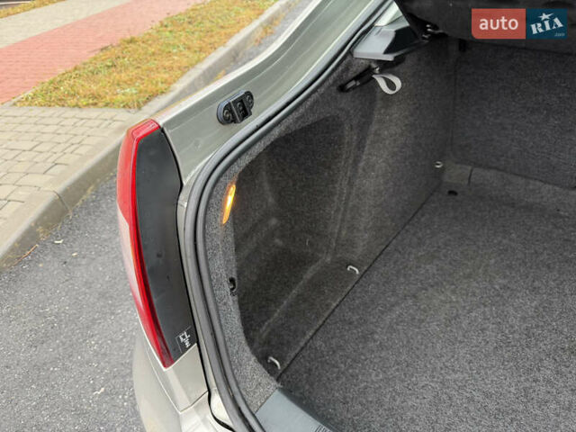 Бежевый Шкода Октавия, объемом двигателя 1.4 л и пробегом 224 тыс. км за 8222 $, фото 65 на Automoto.ua