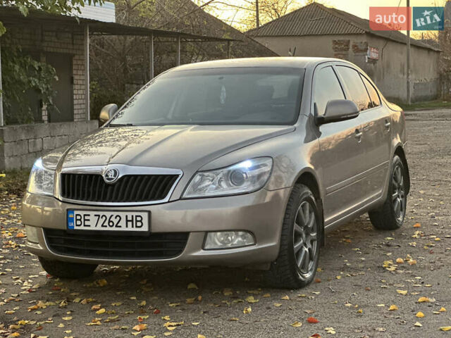 Бежевый Шкода Октавия, объемом двигателя 1.9 л и пробегом 229 тыс. км за 8000 $, фото 2 на Automoto.ua
