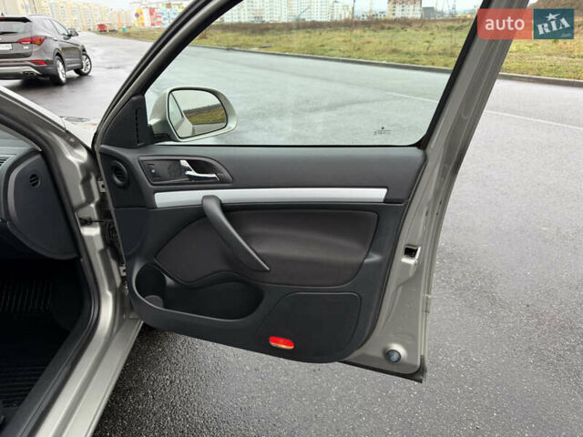 Бежевый Шкода Октавия, объемом двигателя 1.4 л и пробегом 224 тыс. км за 8222 $, фото 54 на Automoto.ua