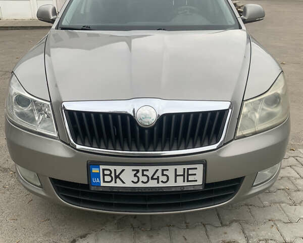 Бежевий Шкода Октавія, об'ємом двигуна 1.8 л та пробігом 283 тис. км за 6999 $, фото 6 на Automoto.ua