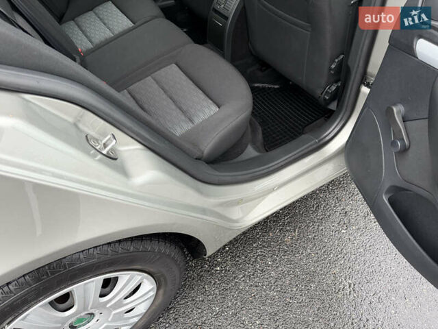 Бежевый Шкода Октавия, объемом двигателя 1.4 л и пробегом 224 тыс. км за 8222 $, фото 53 на Automoto.ua