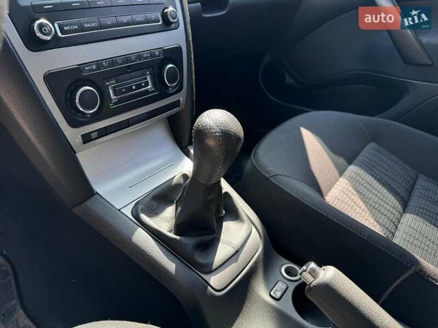 Бежевый Шкода Октавия, объемом двигателя 1.8 л и пробегом 162 тыс. км за 7540 $, фото 11 на Automoto.ua