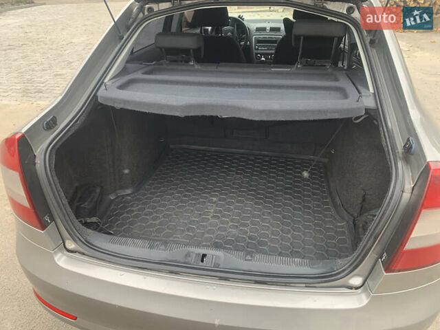 Бежевий Шкода Октавія, об'ємом двигуна 1.8 л та пробігом 283 тис. км за 6999 $, фото 13 на Automoto.ua