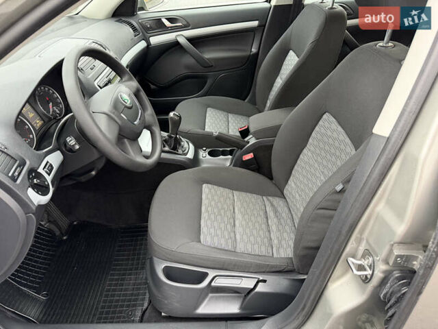 Бежевый Шкода Октавия, объемом двигателя 1.4 л и пробегом 224 тыс. км за 8222 $, фото 46 на Automoto.ua