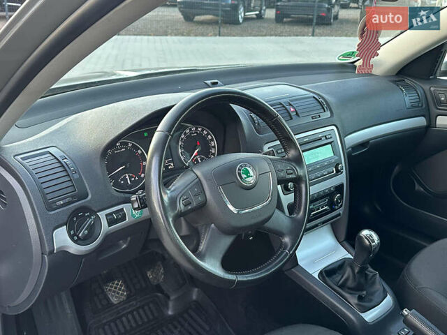 Бежевий Шкода Октавія, об'ємом двигуна 0 л та пробігом 172 тис. км за 7999 $, фото 119 на Automoto.ua