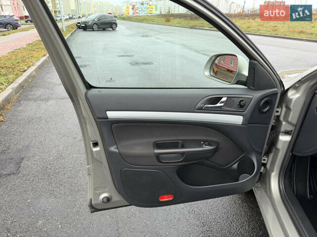 Бежевый Шкода Октавия, объемом двигателя 1.4 л и пробегом 224 тыс. км за 8222 $, фото 27 на Automoto.ua