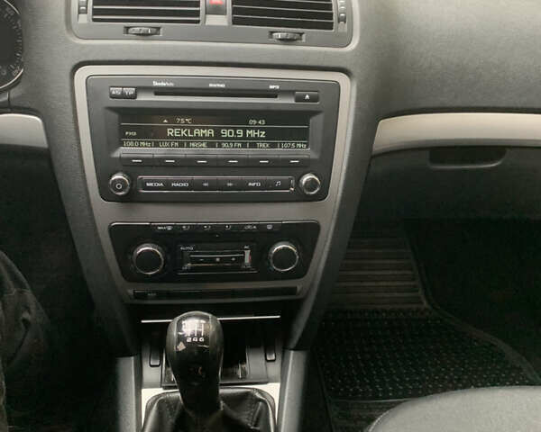 Бежевий Шкода Октавія, об'ємом двигуна 1.8 л та пробігом 283 тис. км за 6999 $, фото 9 на Automoto.ua