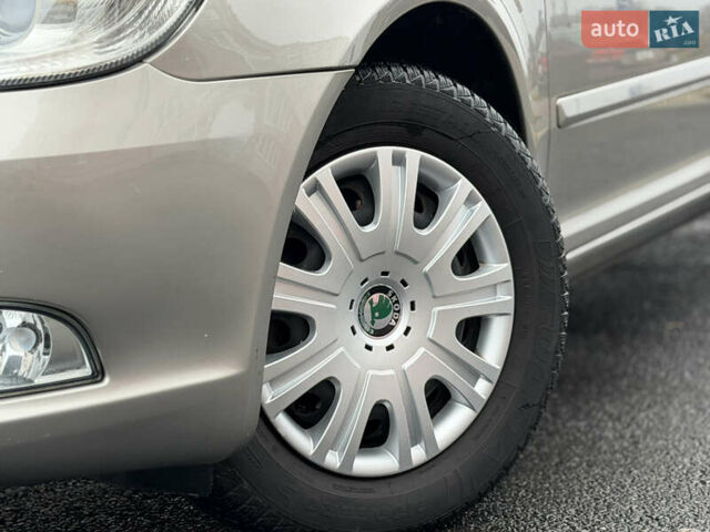 Бежевый Шкода Октавия, объемом двигателя 1.4 л и пробегом 224 тыс. км за 8222 $, фото 3 на Automoto.ua