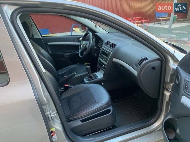 Шкода Октавія 2009 у Львові на Automoto.ua Бежевий Шкода Октавія, об'ємом двигуна 1.8 л та пробігом 143 тис. км за 7200 $, фото 4 на Automoto.ua