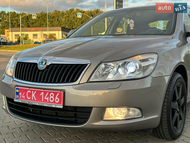 Бежевий Шкода Октавія, об'ємом двигуна 0 л та пробігом 172 тис. км за 7999 $, фото 1 на Automoto.ua