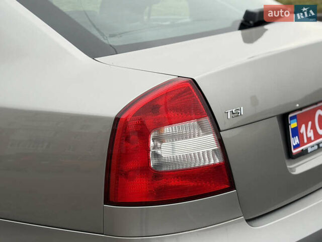 Бежевый Шкода Октавия, объемом двигателя 1.4 л и пробегом 224 тыс. км за 8222 $, фото 11 на Automoto.ua