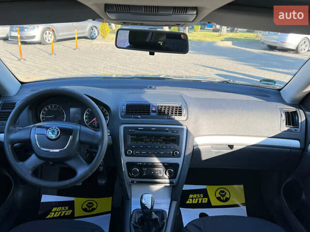 Шкода Октавия 2009 в Львове на Automoto.ua Бежевый Шкода Октавия, объемом двигателя 1.9 л и пробегом 286 тыс. км за 6450 $, фото 10 на Automoto.ua