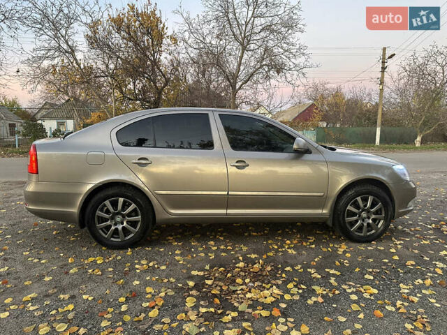 Бежевый Шкода Октавия, объемом двигателя 1.9 л и пробегом 229 тыс. км за 8000 $, фото 6 на Automoto.ua