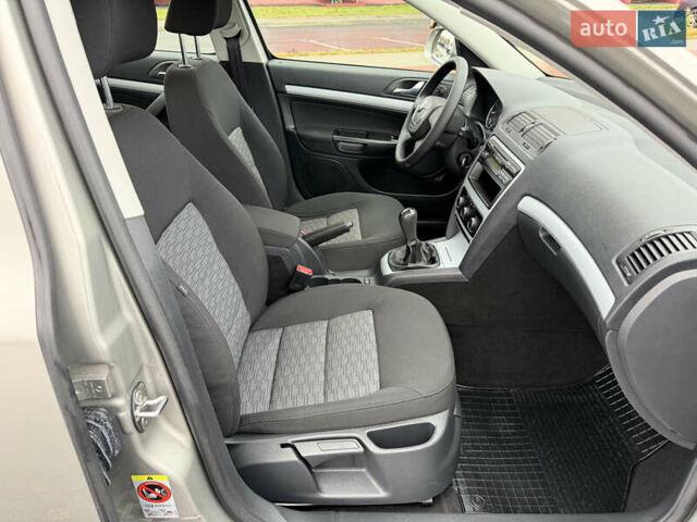 Бежевый Шкода Октавия, объемом двигателя 1.4 л и пробегом 224 тыс. км за 8222 $, фото 57 на Automoto.ua