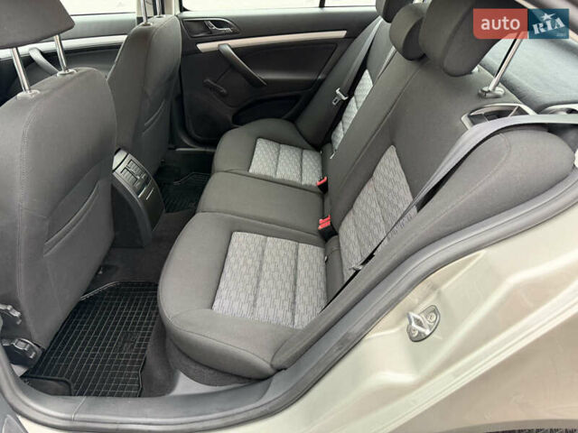 Бежевый Шкода Октавия, объемом двигателя 1.4 л и пробегом 224 тыс. км за 8222 $, фото 50 на Automoto.ua