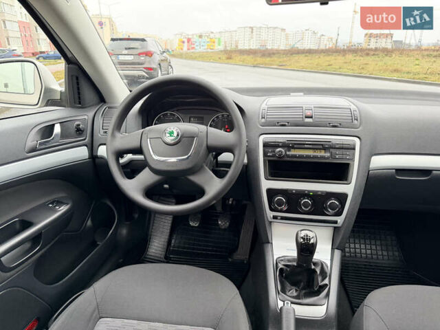 Бежевый Шкода Октавия, объемом двигателя 1.4 л и пробегом 224 тыс. км за 8222 $, фото 51 на Automoto.ua