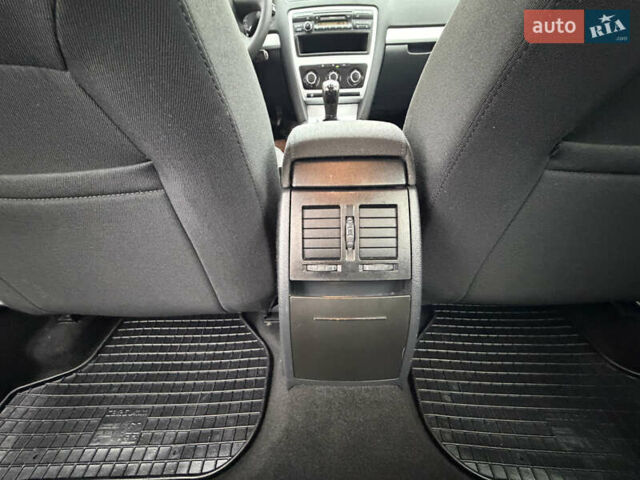 Бежевый Шкода Октавия, объемом двигателя 1.4 л и пробегом 224 тыс. км за 8222 $, фото 44 на Automoto.ua