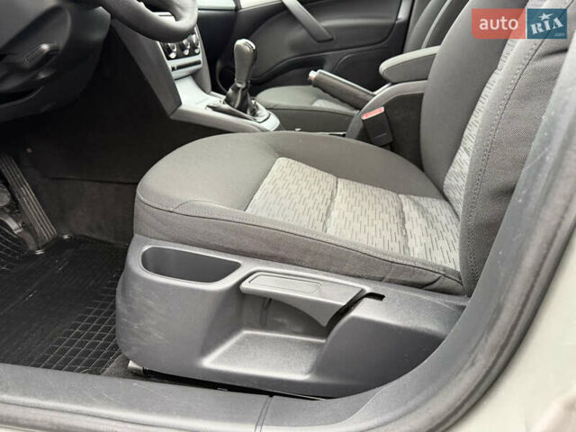 Бежевый Шкода Октавия, объемом двигателя 1.4 л и пробегом 224 тыс. км за 8222 $, фото 33 на Automoto.ua