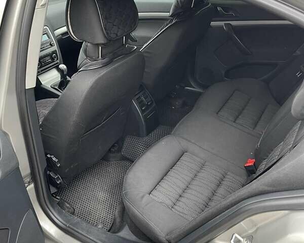 Бежевый Шкода Октавия, объемом двигателя 1.8 л и пробегом 173 тыс. км за 7000 $, фото 5 на Automoto.ua