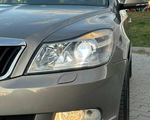 Бежевий Шкода Октавія, об'ємом двигуна 0 л та пробігом 172 тис. км за 7999 $, фото 105 на Automoto.ua