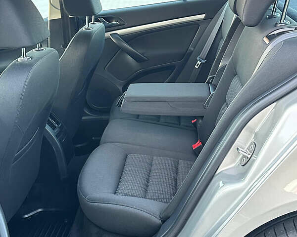 Бежевий Шкода Октавія, об'ємом двигуна 0 л та пробігом 172 тис. км за 7999 $, фото 134 на Automoto.ua