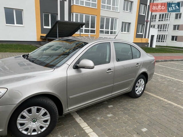 Бежевый Шкода Октавия, объемом двигателя 1.4 л и пробегом 224 тыс. км за 7750 $, фото 1 на Automoto.ua