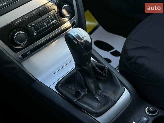 Шкода Октавия 2009 в Львове на Automoto.ua Бежевый Шкода Октавия, объемом двигателя 1.9 л и пробегом 286 тыс. км за 6450 $, фото 17 на Automoto.ua