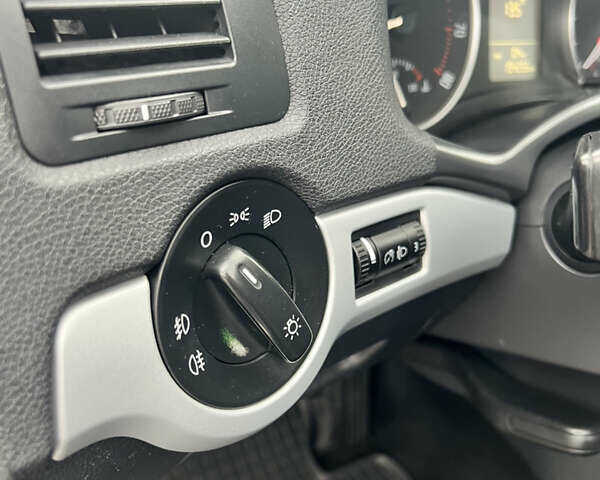Бежевий Шкода Октавія, об'ємом двигуна 1.6 л та пробігом 194 тис. км за 7800 $, фото 10 на Automoto.ua